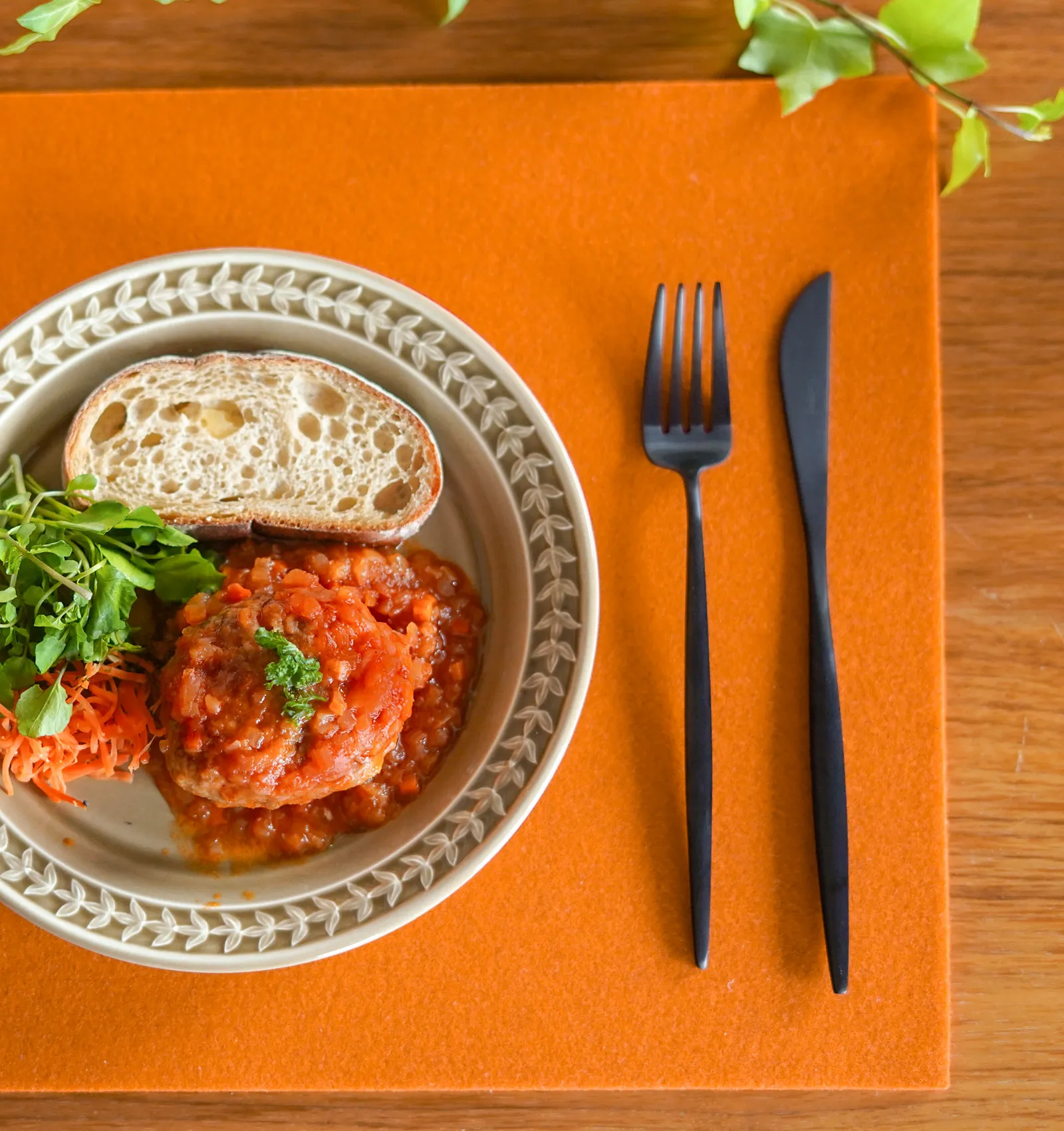 秋のテーブルコーディネート画像