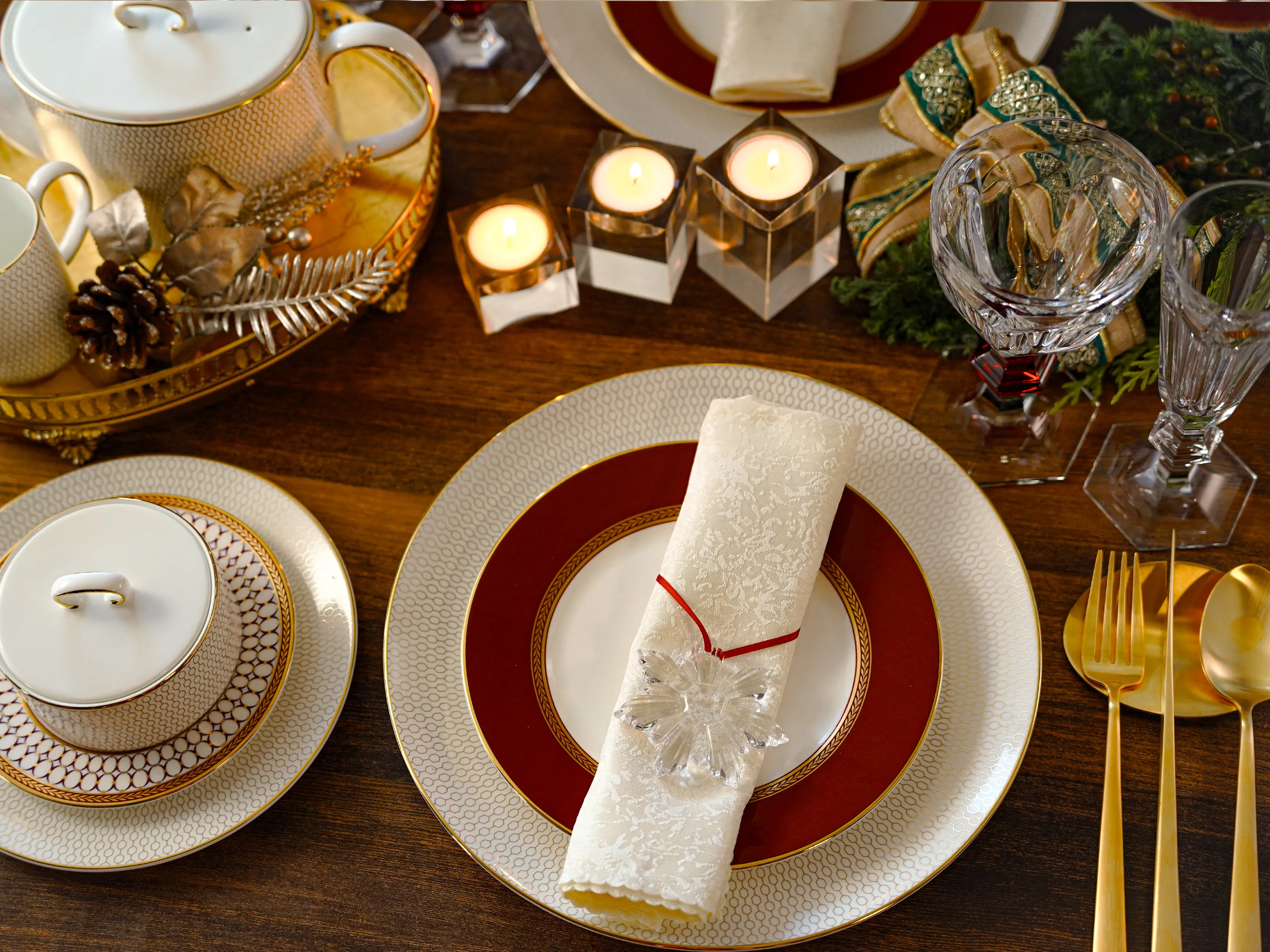 クリスマスのテーブルコーディネートの画像