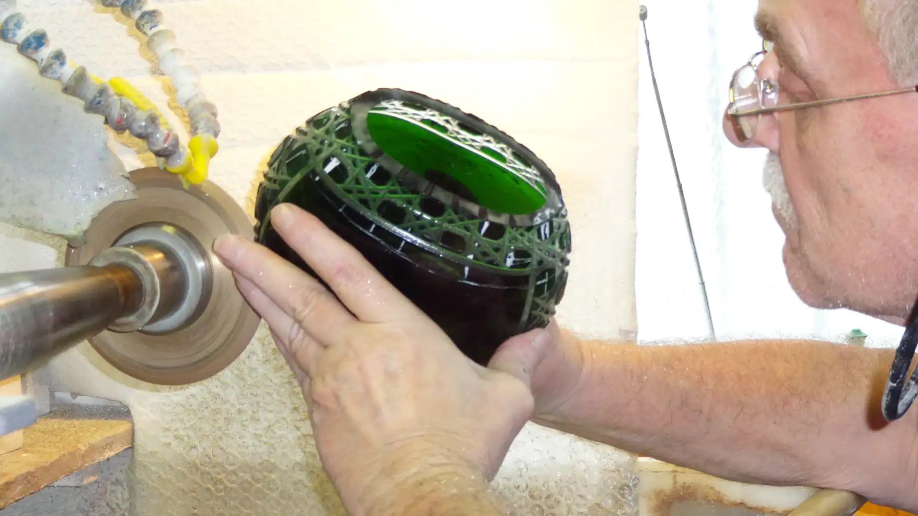 カッティング工程の画像