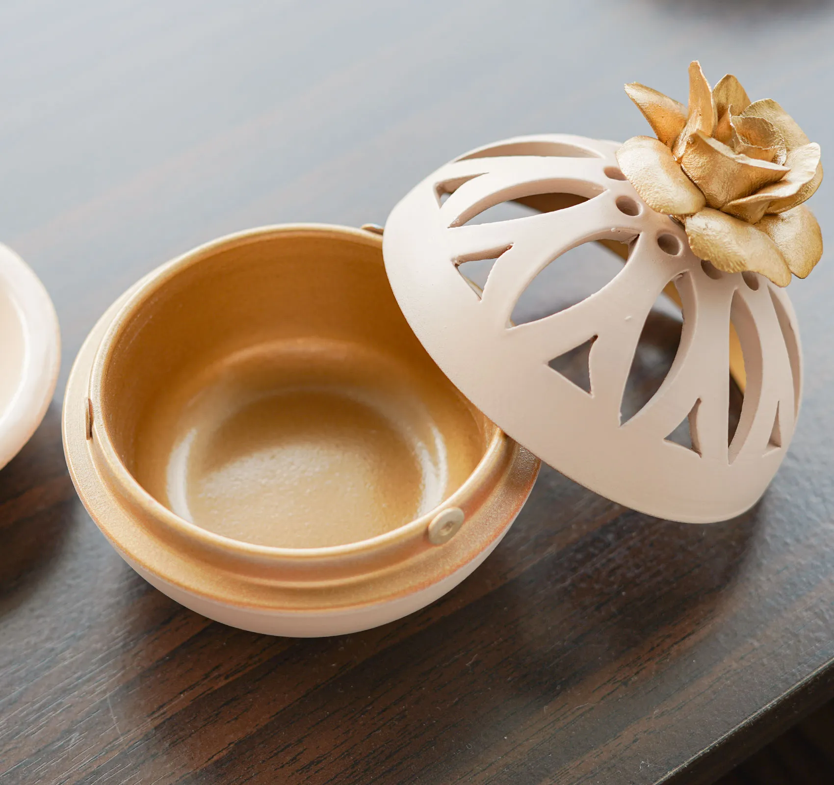 スペイン製 陶花 小物入れ アンティーク ホワイト 小皿 かご 陶器 花