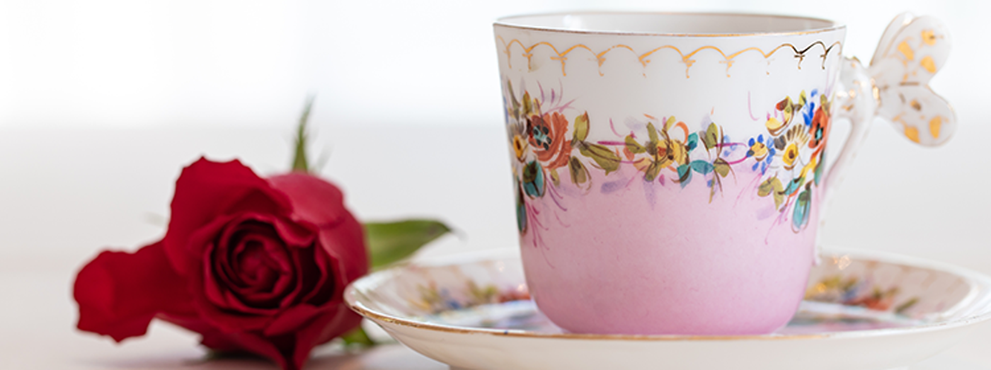 マリーアントワネットの貴重なコレクション｜ニナス プレート & カップ