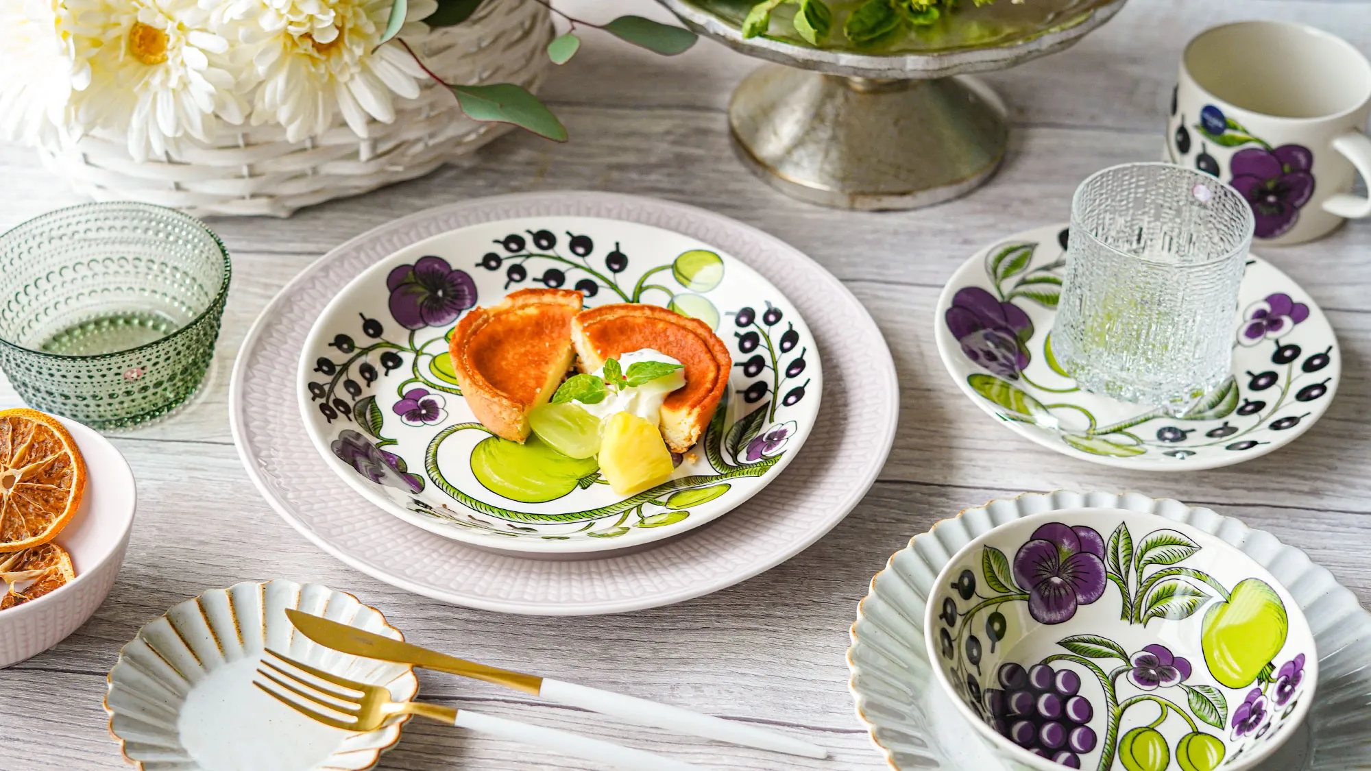 春のテーブル画像