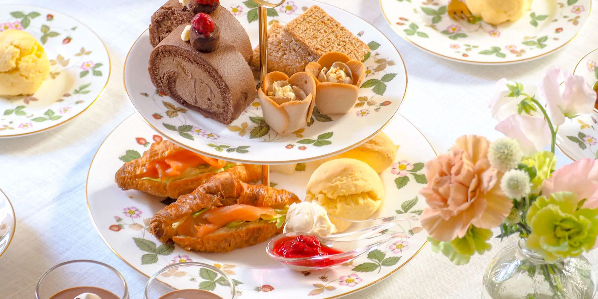 いちご柄のブランド食器を集めました「ストロベリー コレクション