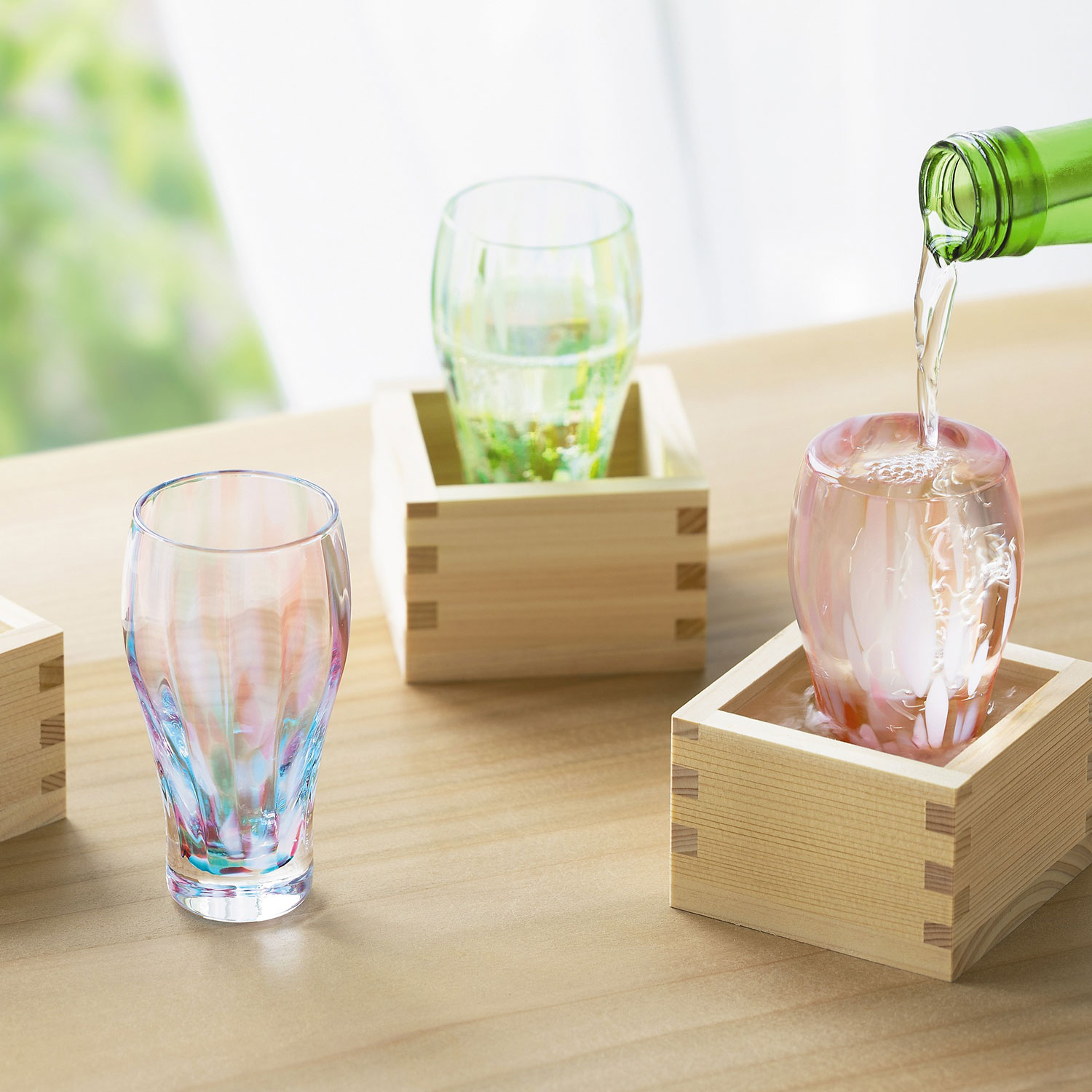 多彩な色を表現したガラス工芸 津軽びいどろ | ブランド洋食器専門店ル