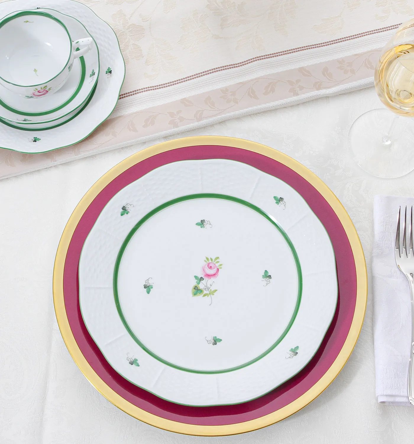 ヘレンド「ウィーンのバラ」の美しいシリーズ | ブランド洋食器専門店