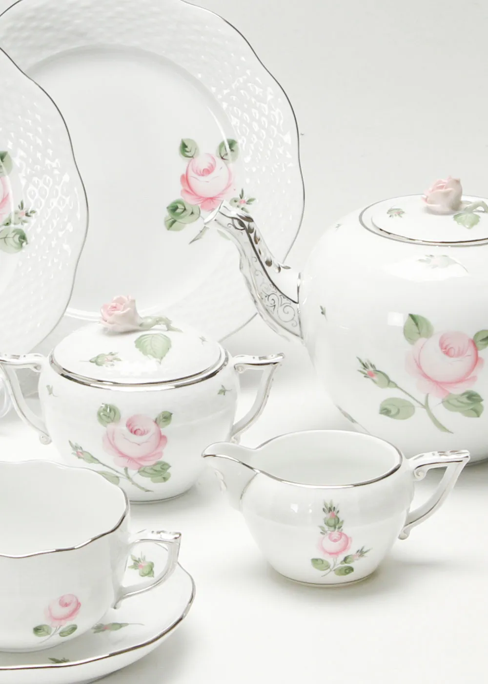 ヘレンド「ウィーンのバラ」の美しいシリーズ | ブランド洋食器専門店