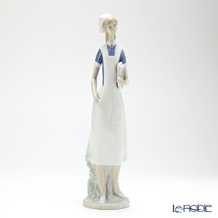 リヤドロ 優しいナース 4603