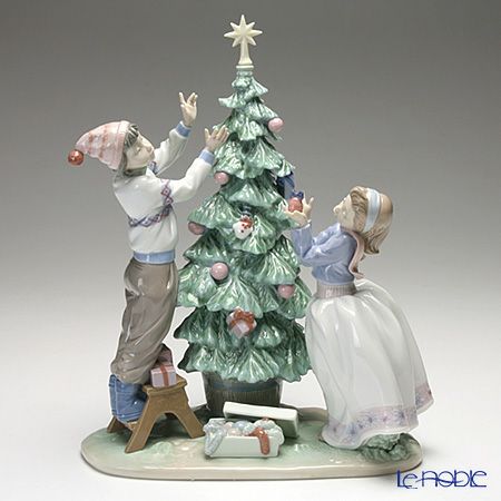 リヤドロ ツリーを飾ろう 32cm 05897