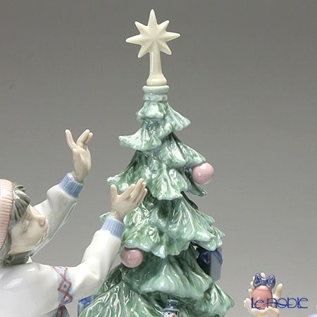 リヤドロ ツリーを飾ろう 32cm 05897