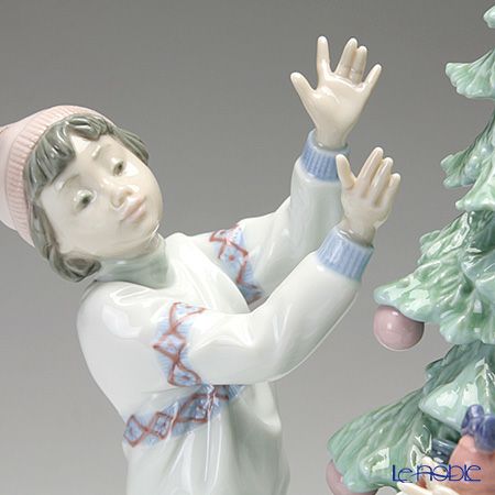 リヤドロ ツリーを飾ろう 32cm 05897