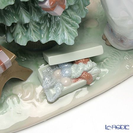 リヤドロ ツリーを飾ろう 32cm 05897