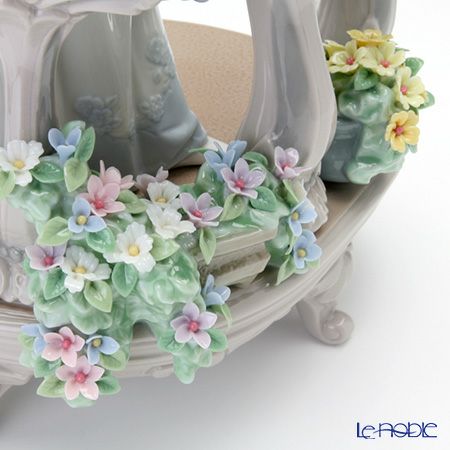 リヤドロ バルコニーの朝 06658