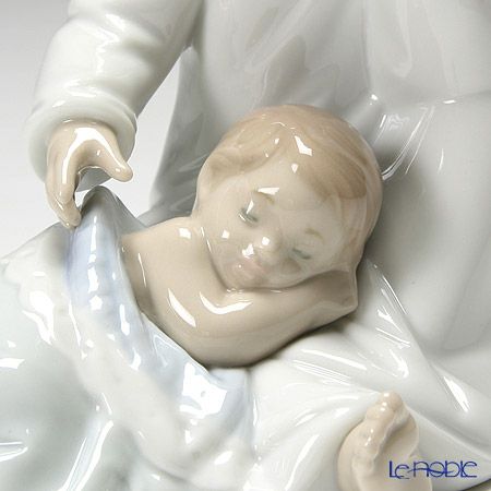 リヤドロ 守ってあげるよ 6961