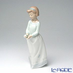 リヤドロ 優しいお姉さん 6982