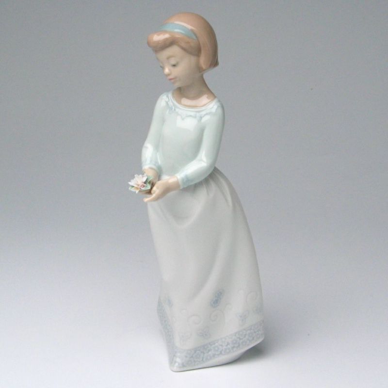 リヤドロ 優しいお姉さん 6982