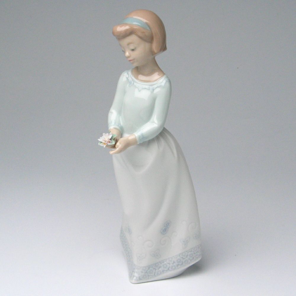 リヤドロ 優しいお姉さん 6982