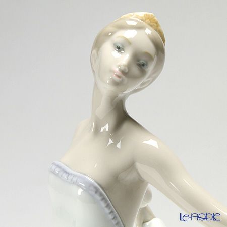 リヤドロ 踊る少女（スペシャルバージョン） 07189