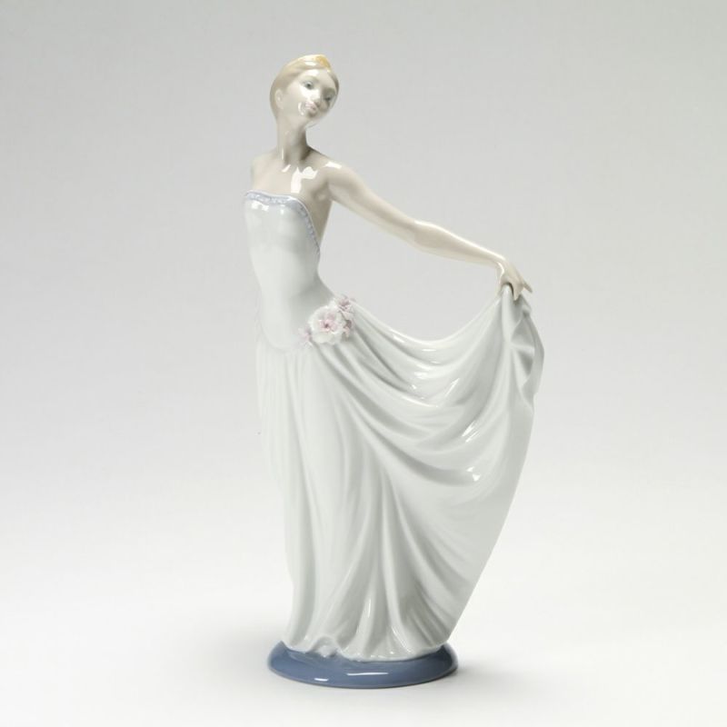 リヤドロ 踊る少女（スペシャルバージョン） 07189