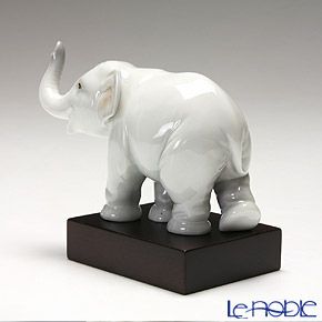 リヤドロ 幸運のゾウ 08036 台座付