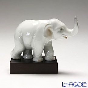 リヤドロ 幸運のゾウ 08036 台座付