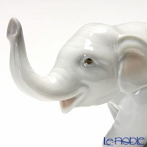 リヤドロ 幸運のゾウ 08036 台座付