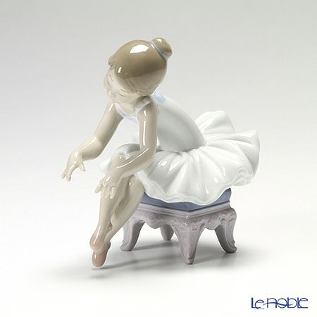 リヤドロ リトルバレリーナ（出番前） 08125