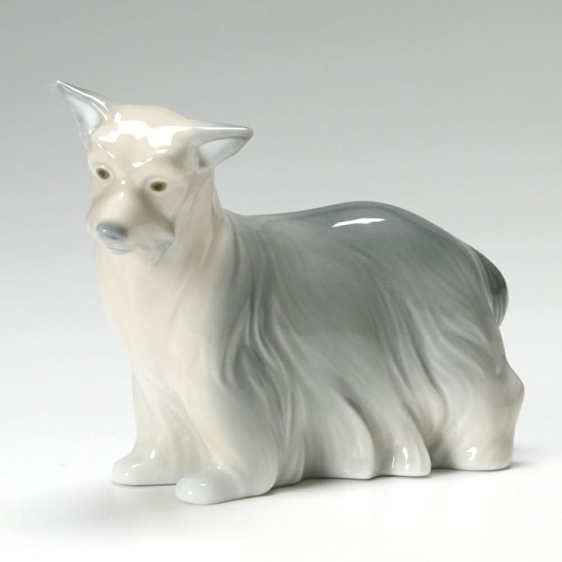 リヤドロ ヨークシャーテリア 8318