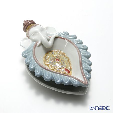 リヤドロ ガネーシャディヤ 8320