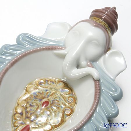 リヤドロ ガネーシャディヤ 8320