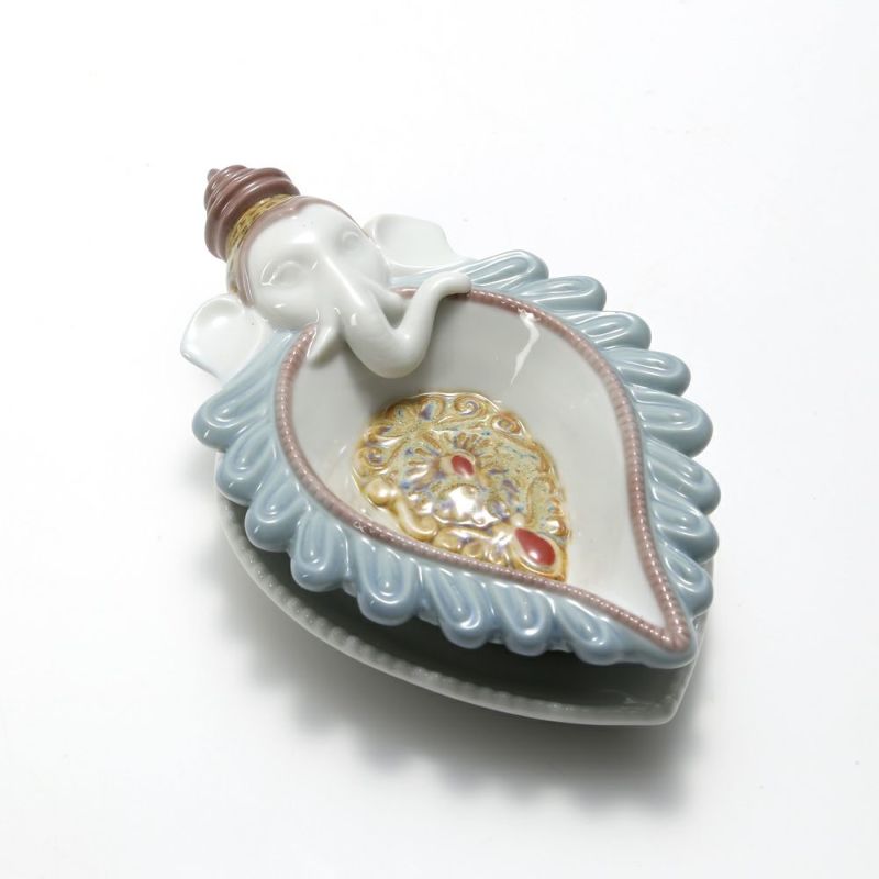 リヤドロ ガネーシャディヤ 8320