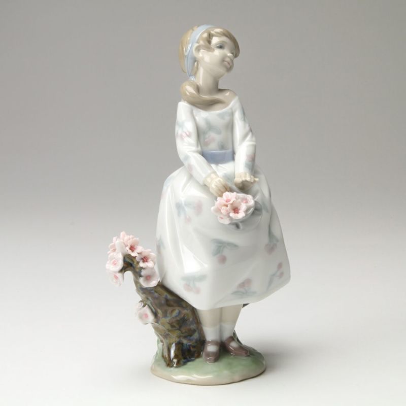 リヤドロ 桜並木をぬけて 8352