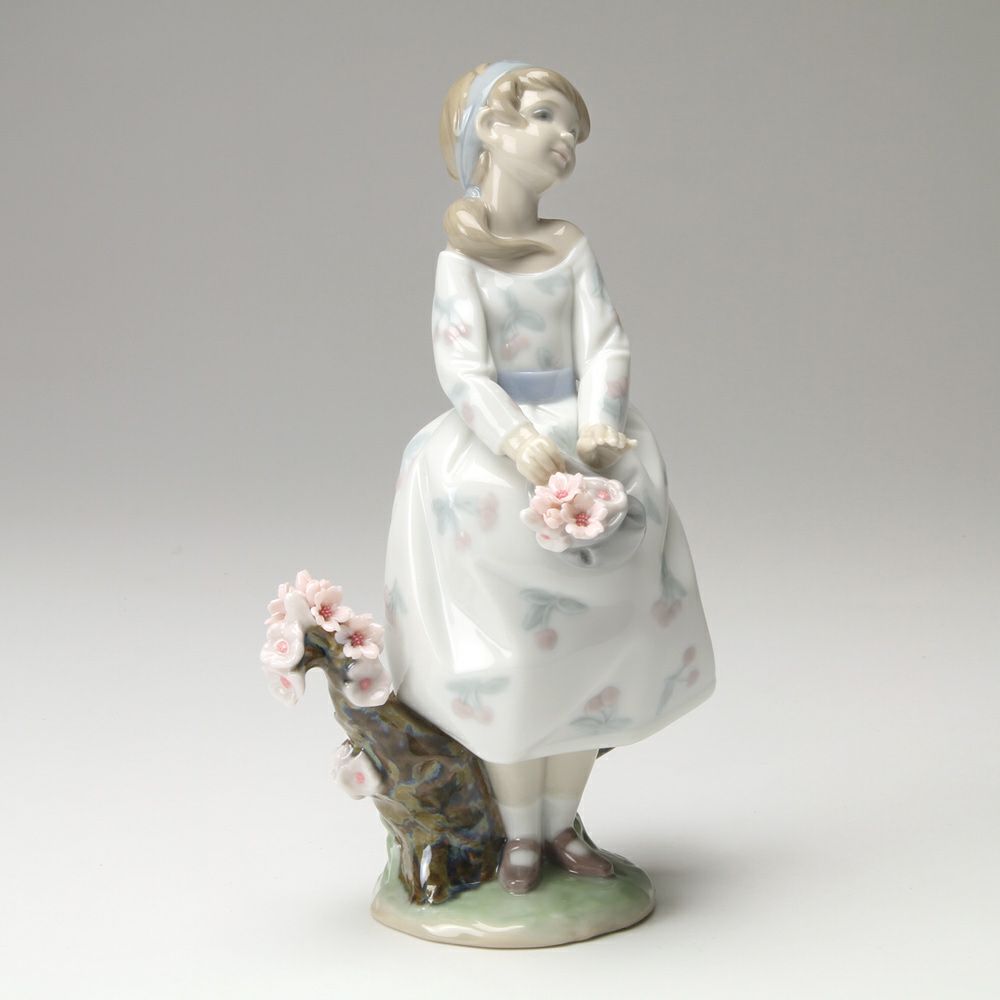 リヤドロ 桜並木をぬけて 8352