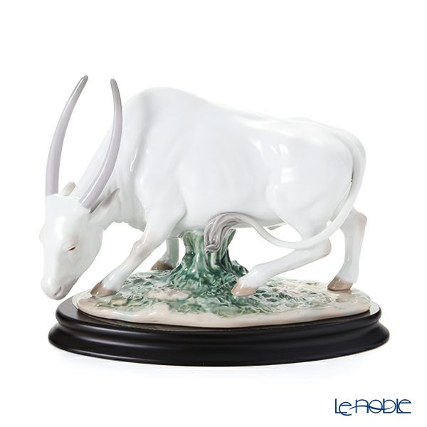 リヤドロ The Ox 08369 2021年 牛（丑） ／ 令和3年