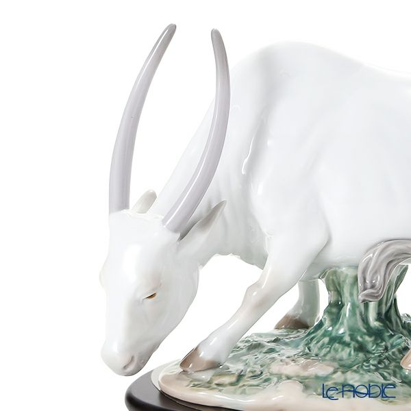 リヤドロ The Ox 08369 2021年 牛（丑） ／ 令和3年