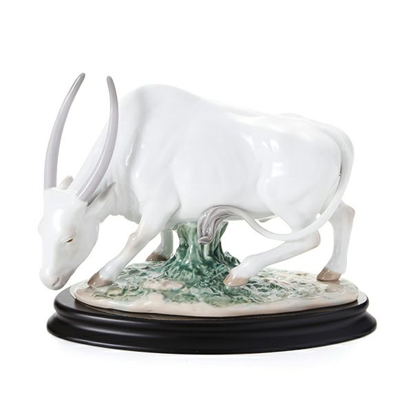 リヤドロ The Ox 08369 2021年 牛（丑） ／ 令和3年