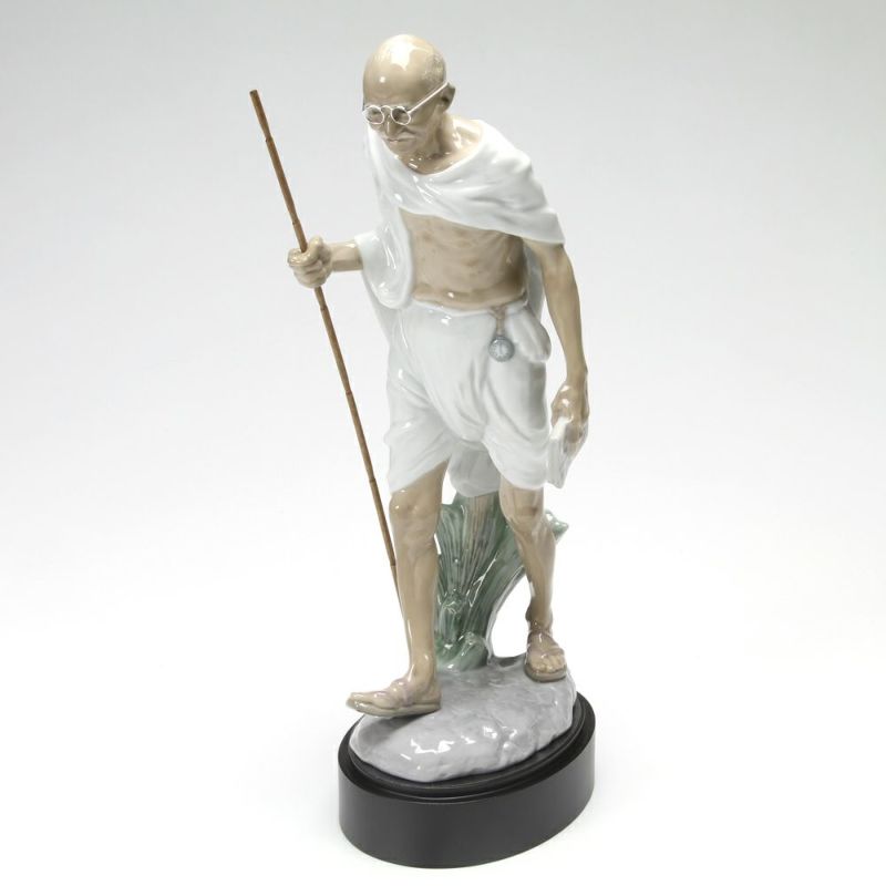 リヤドロ マハトマ・ガンジー 8417