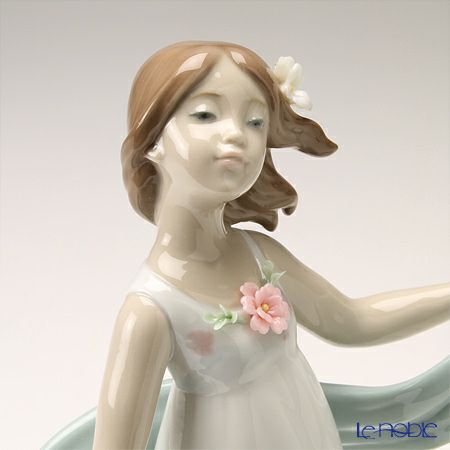 リヤドロ やわらかな風 8430