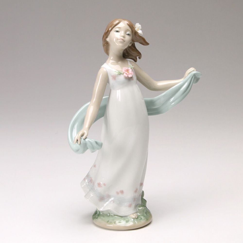 リヤドロ やわらかな風 8430 | ブランド洋食器専門店ル・ノーブル 公式