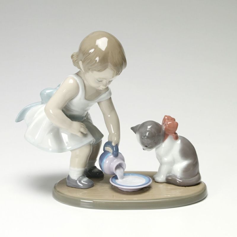 リヤドロ 召し上がれ 8498 | ブランド洋食器専門店ル・ノーブル 公式