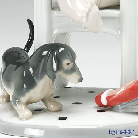 リヤドロ 隠しちゃだめよ（ミニチュアダックスフント） 8524