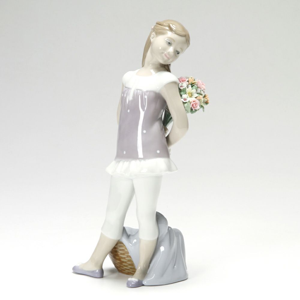 リヤドロ 花束の贈り物 8632