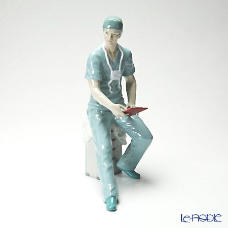 リヤドロ 外科医 8657