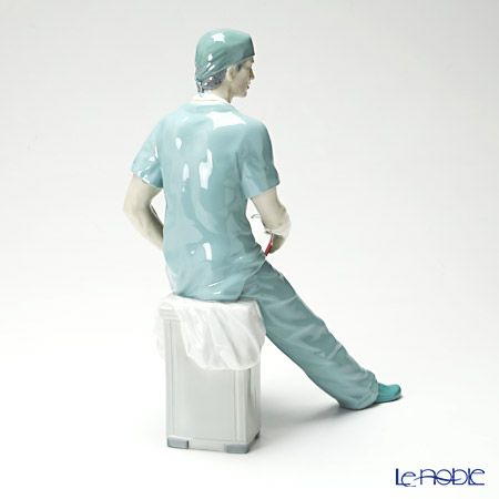 リヤドロ 外科医 8657