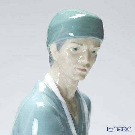 リヤドロ 外科医 8657