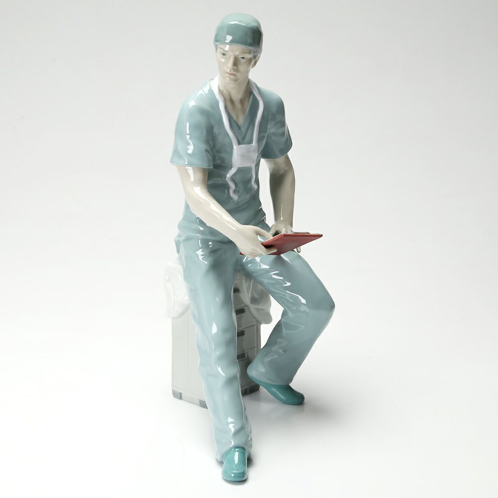 リヤドロ 外科医 8657