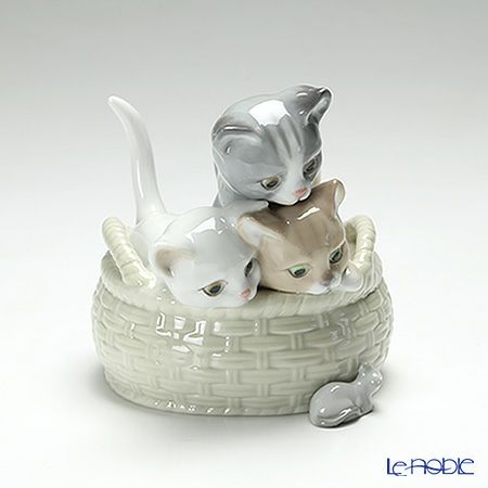 リヤドロ 見いつけた 8693