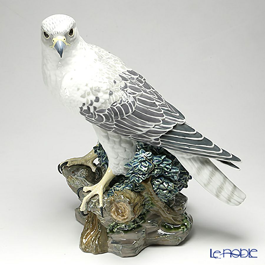 リヤドロ シロハヤブサ 8722