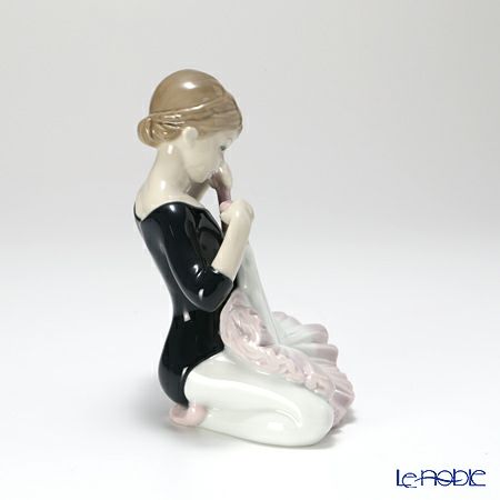 リヤドロ デビューの衣装 8771