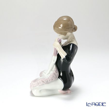 リヤドロ デビューの衣装 8771