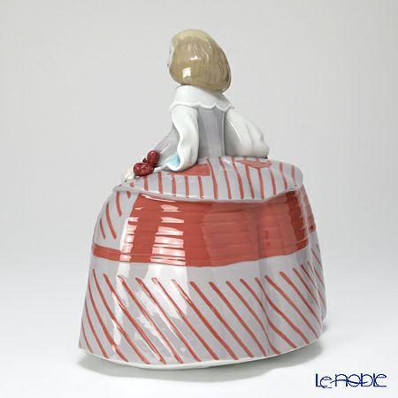 リヤドロ メニーナ 08779